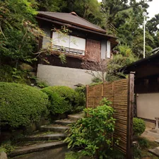 倉敷 庭園旅館 備後屋の庭と離れの外観